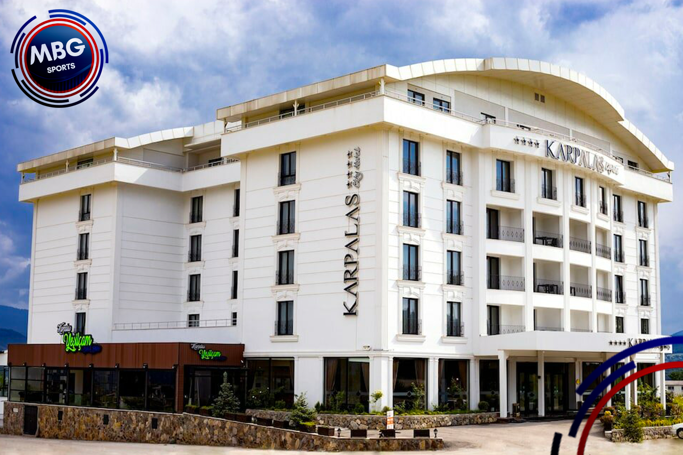 Karpalas City Hotel